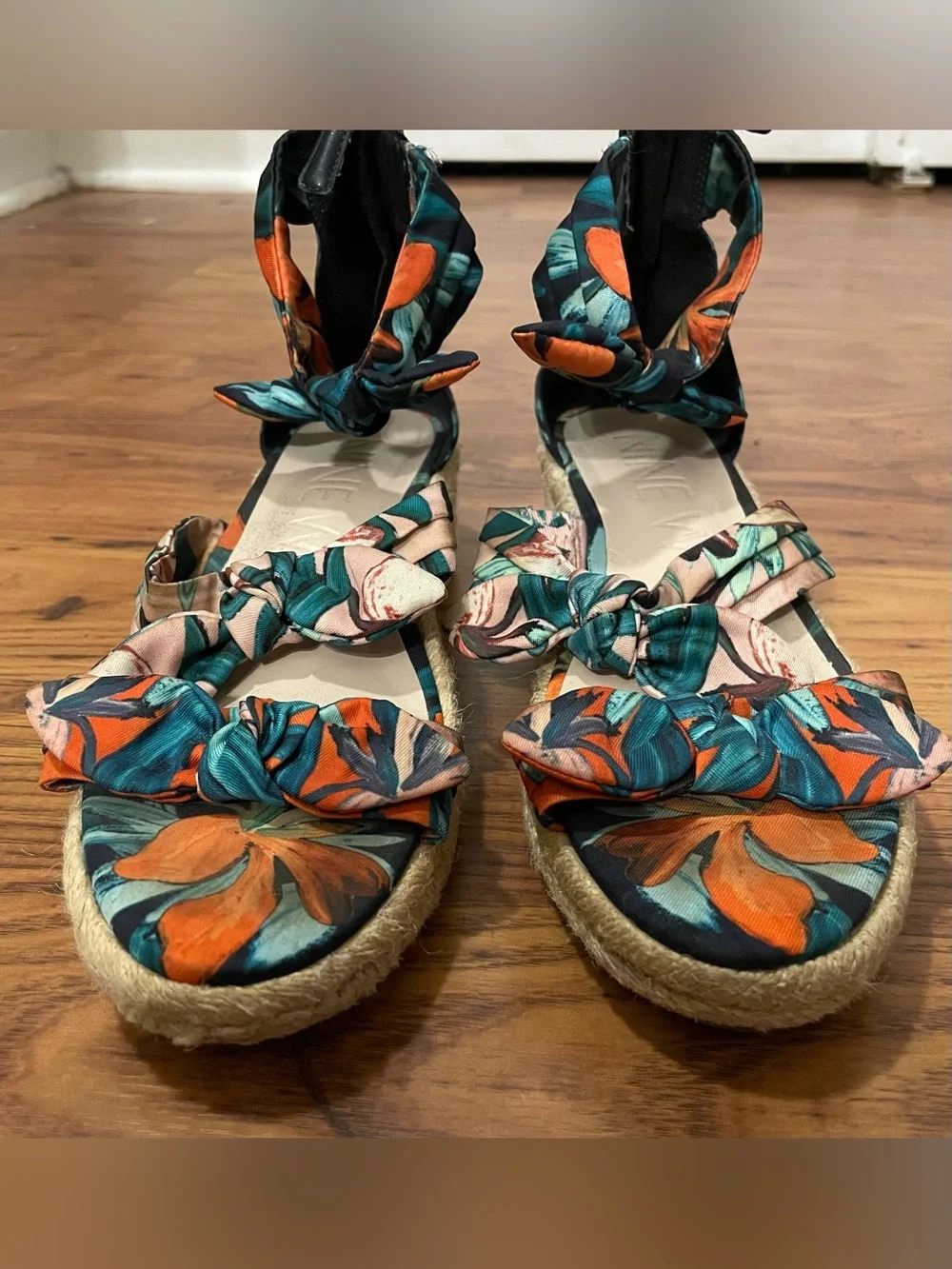 Nine West Tropical Floral Wedge Sandals Size 7